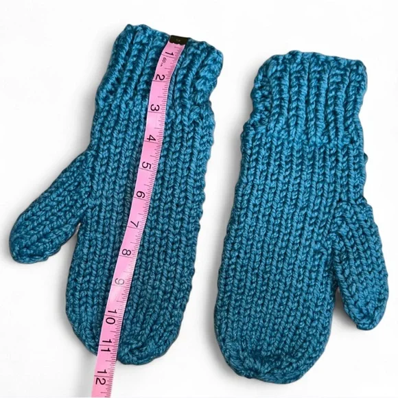 Hand Knit Mittens - Picture 4 of 7